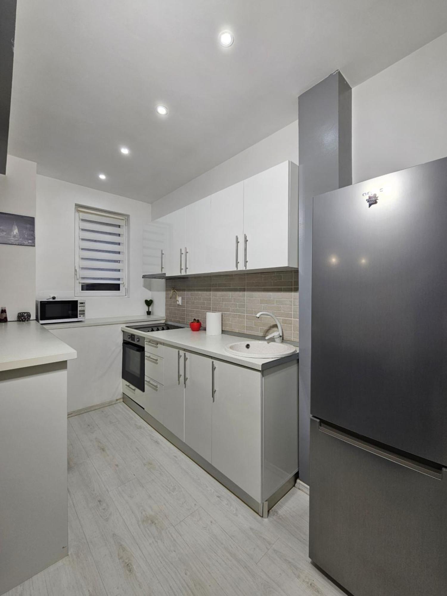 Apartment White By Hilton Ii *