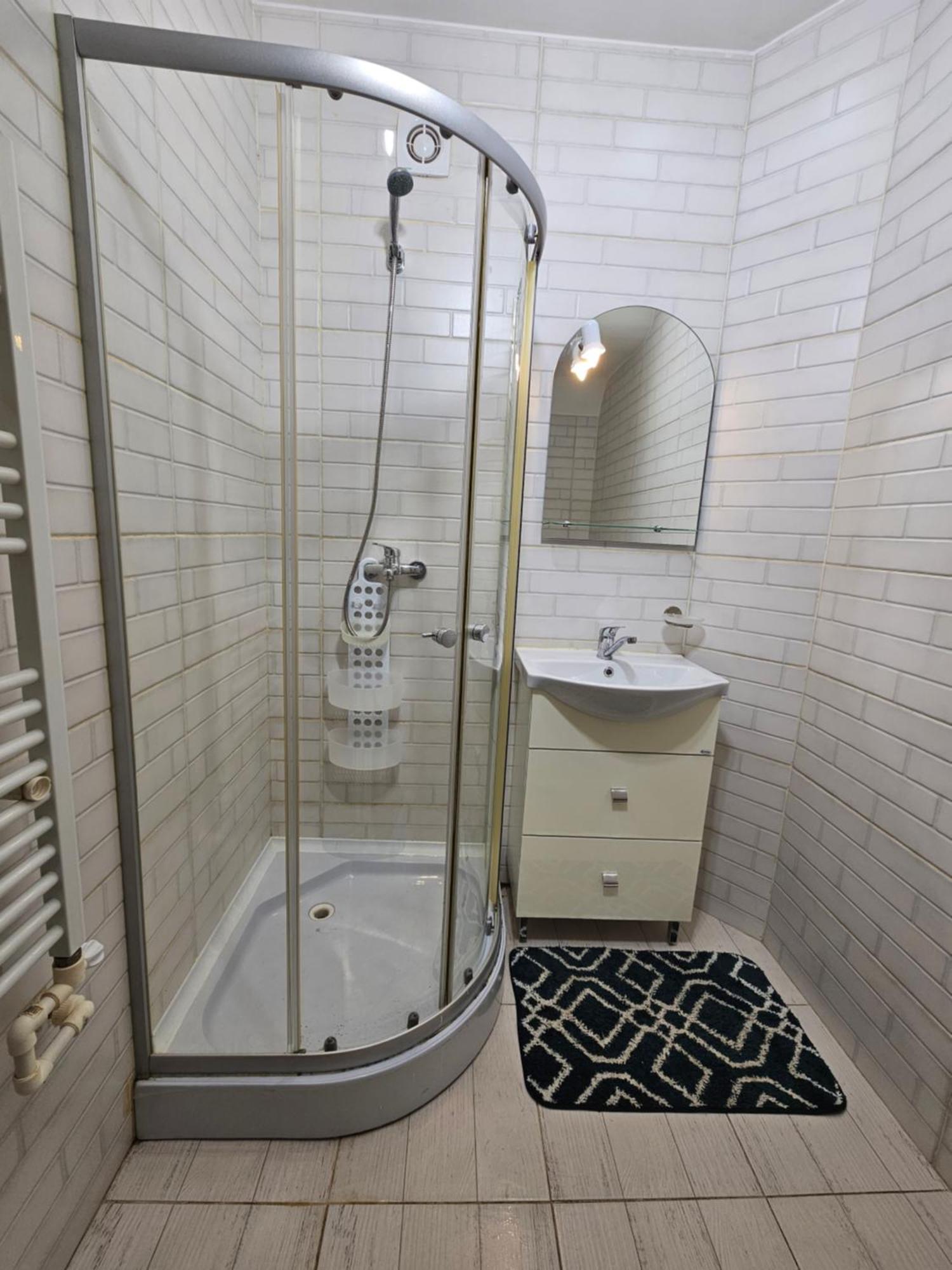 White By Hilton Ii Apartment