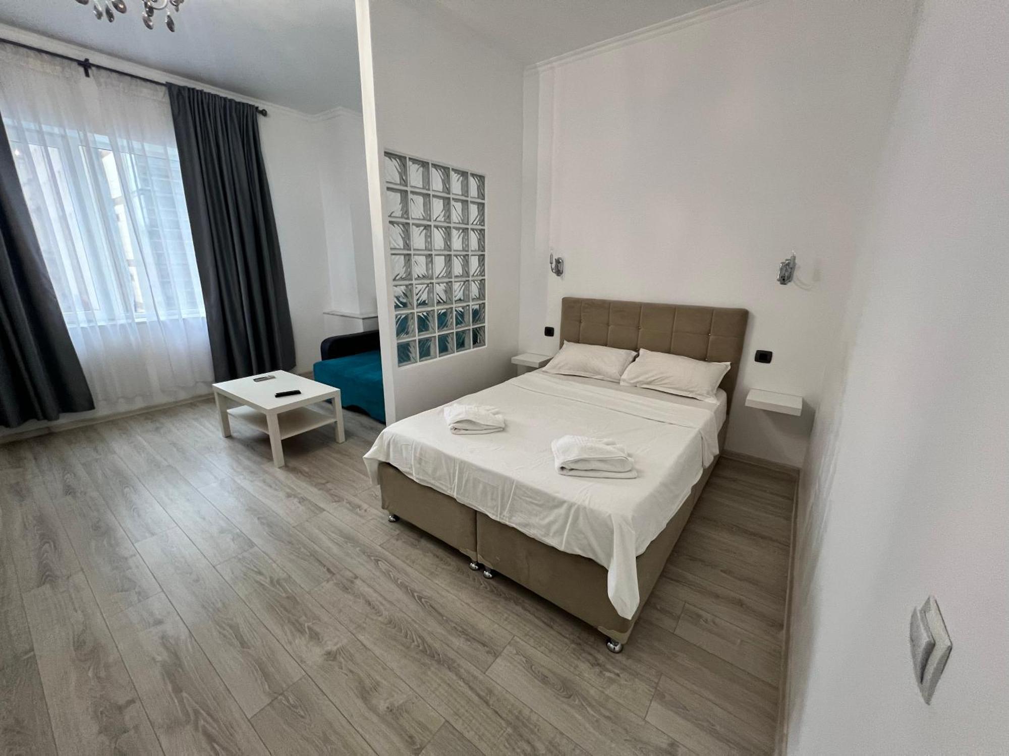 Apartment Bright & Beautiful In Prime Location Walk To Everything *