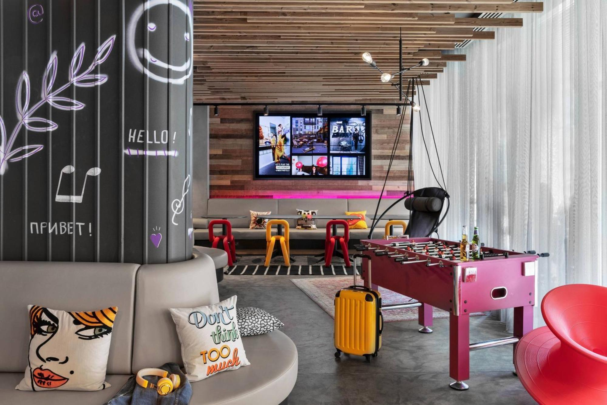 Moxy Old Town 3*