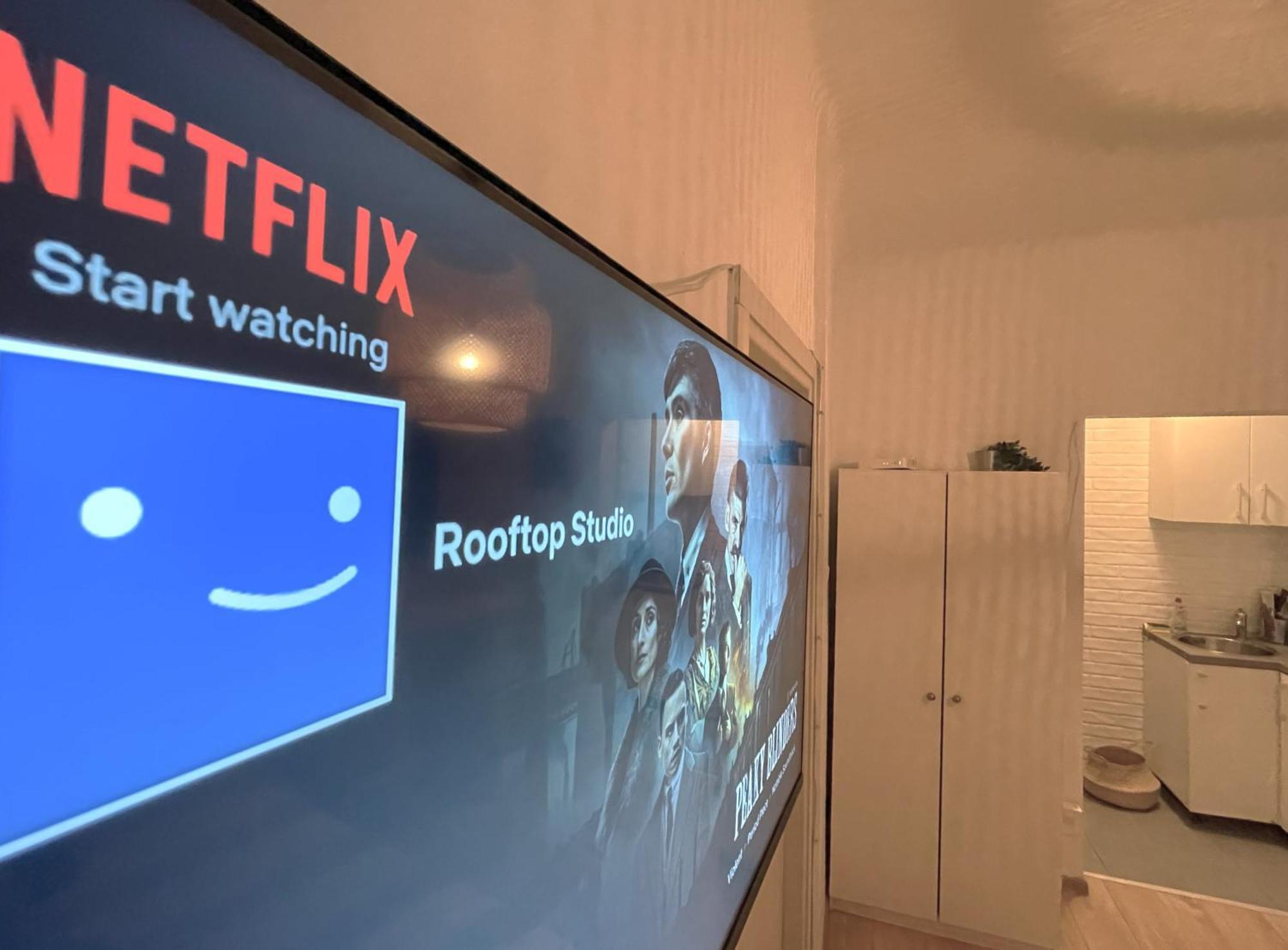 Rooftop In The Heart Of W Netflix Apartament Bucureşti