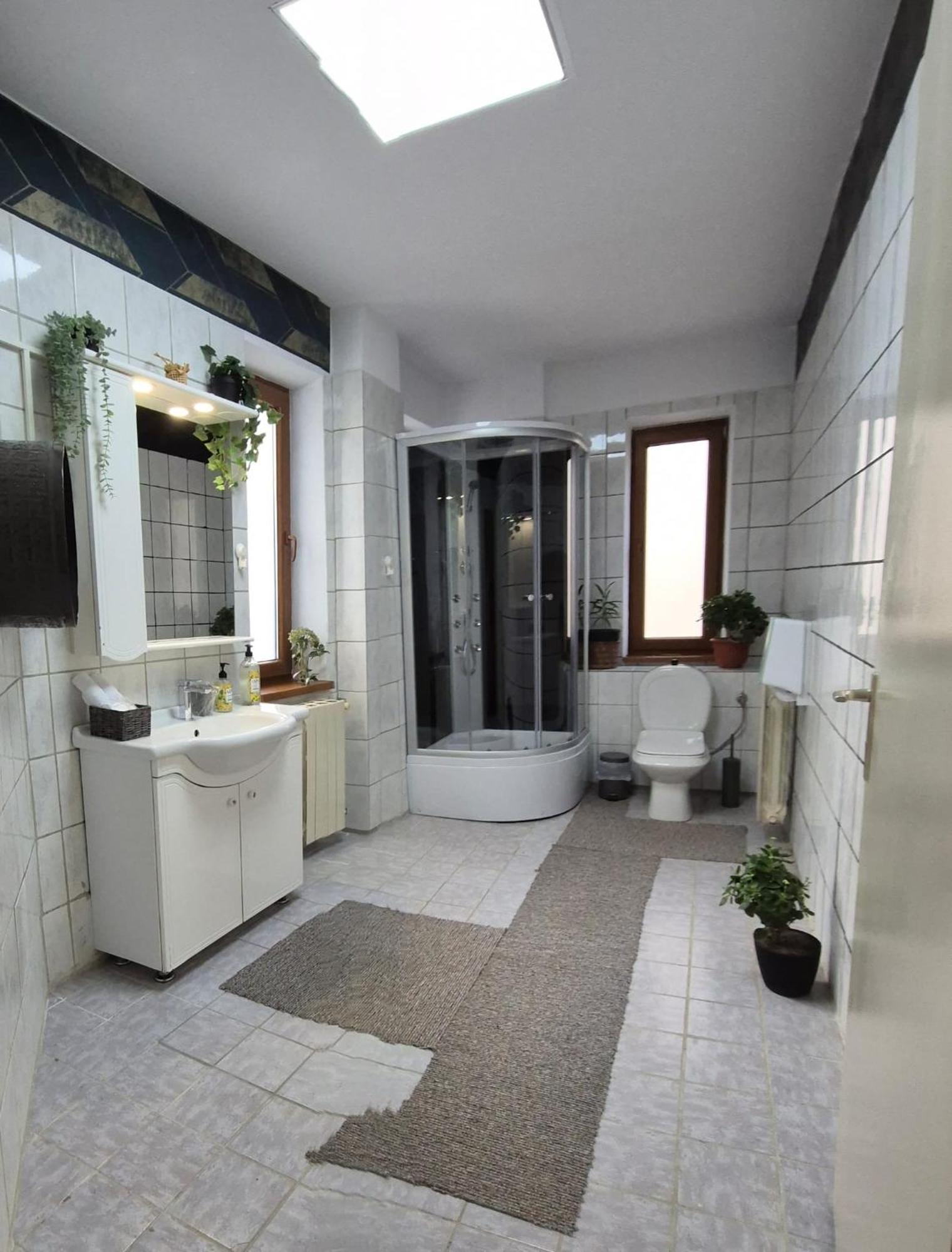 Boutique Old 3 *
