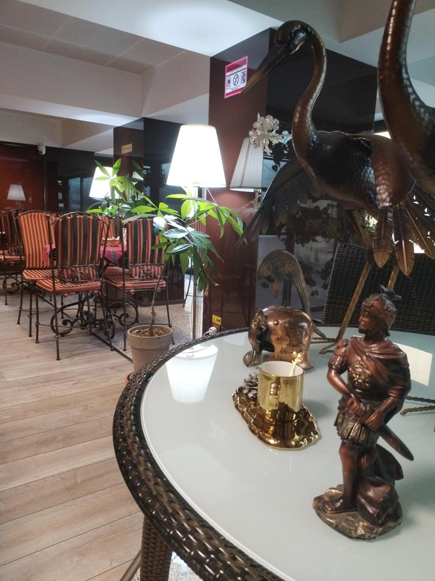 Pousada Grand Pier Boutique 4 Stars Villa, Art Museum Deluxe Rooms,best Break From 59 Eur Per Night With Free Italian Breakfast For Minim 4 Nights Bucareste