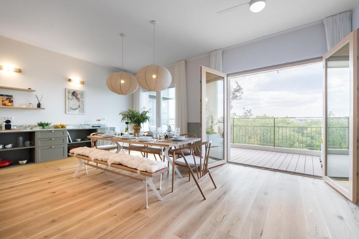 Stunning Park View I 40sqm Terrace L 3bdr L 140sqm Apartment