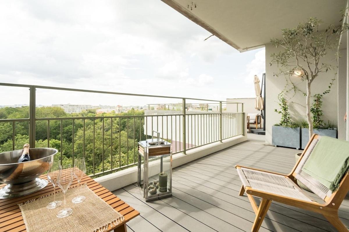 Stunning Park View I 40sqm Terrace L 3bdr L 140sqm Apartment *
