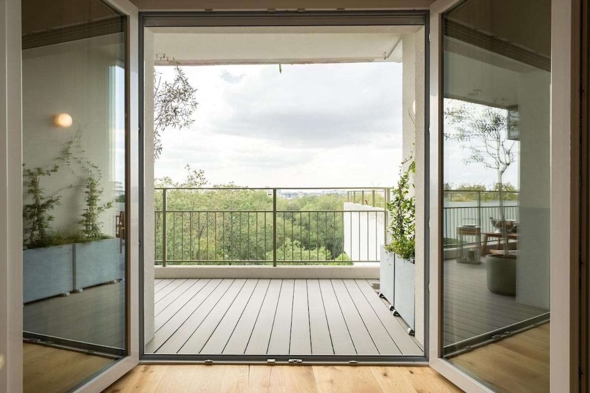Stunning Park View I 40sqm Terrace L 3bdr L 140sqm Apartment *
