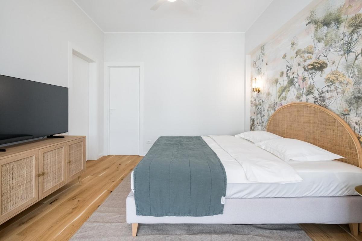 Apartament Stunning Park View I 40sqm Terrace L 3bdr L 140sqm Bucureşti