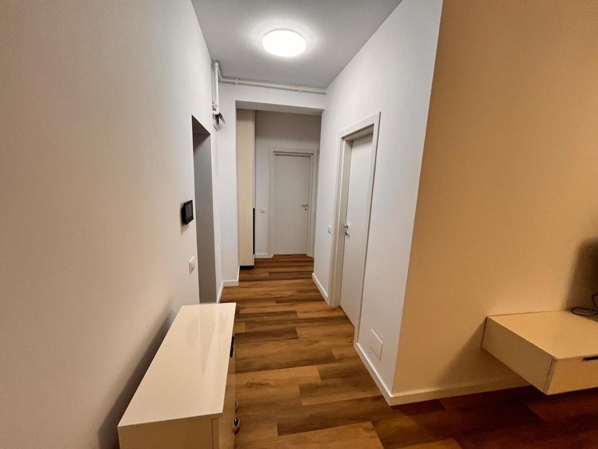 Lux Rond Alba Iulia Apartament Bucureşti