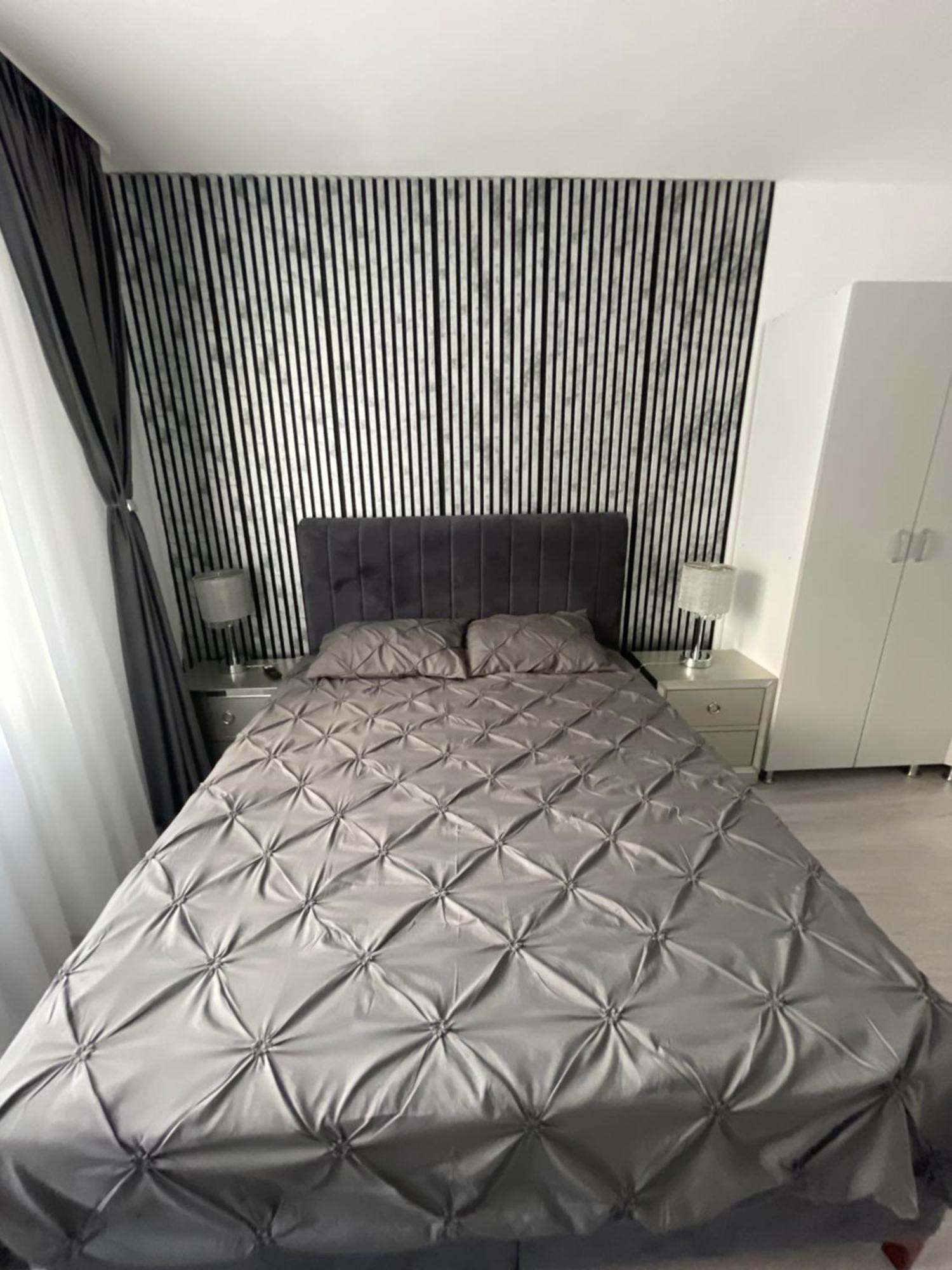 Gold House Apartament Bucureşti