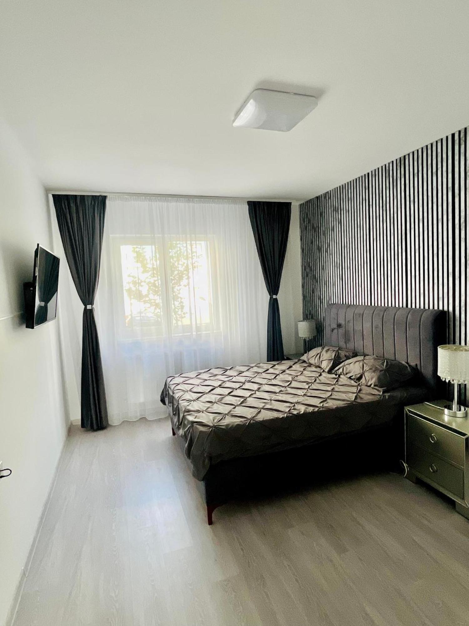 Gold House Apartament *