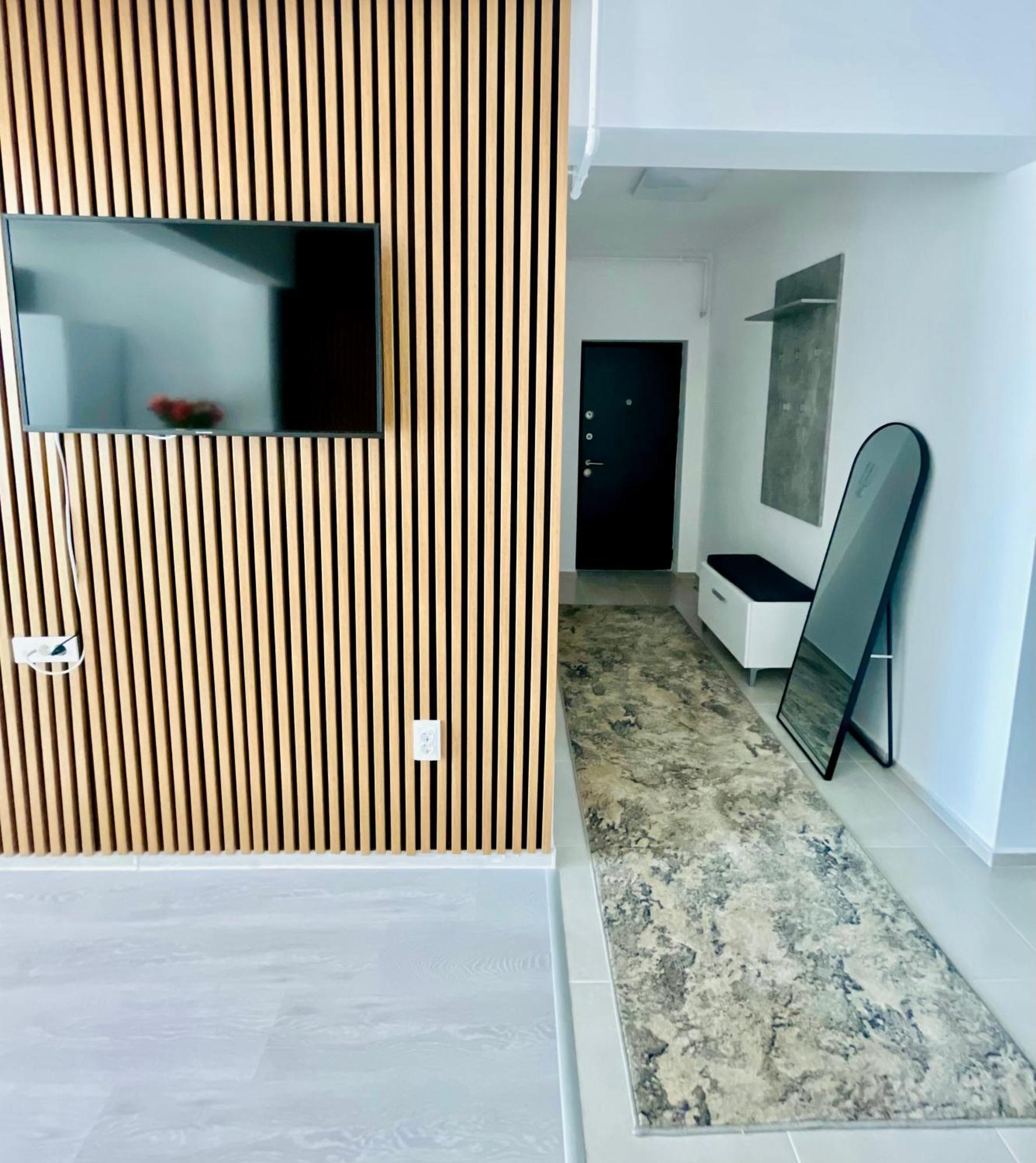 Gold House Apartment *