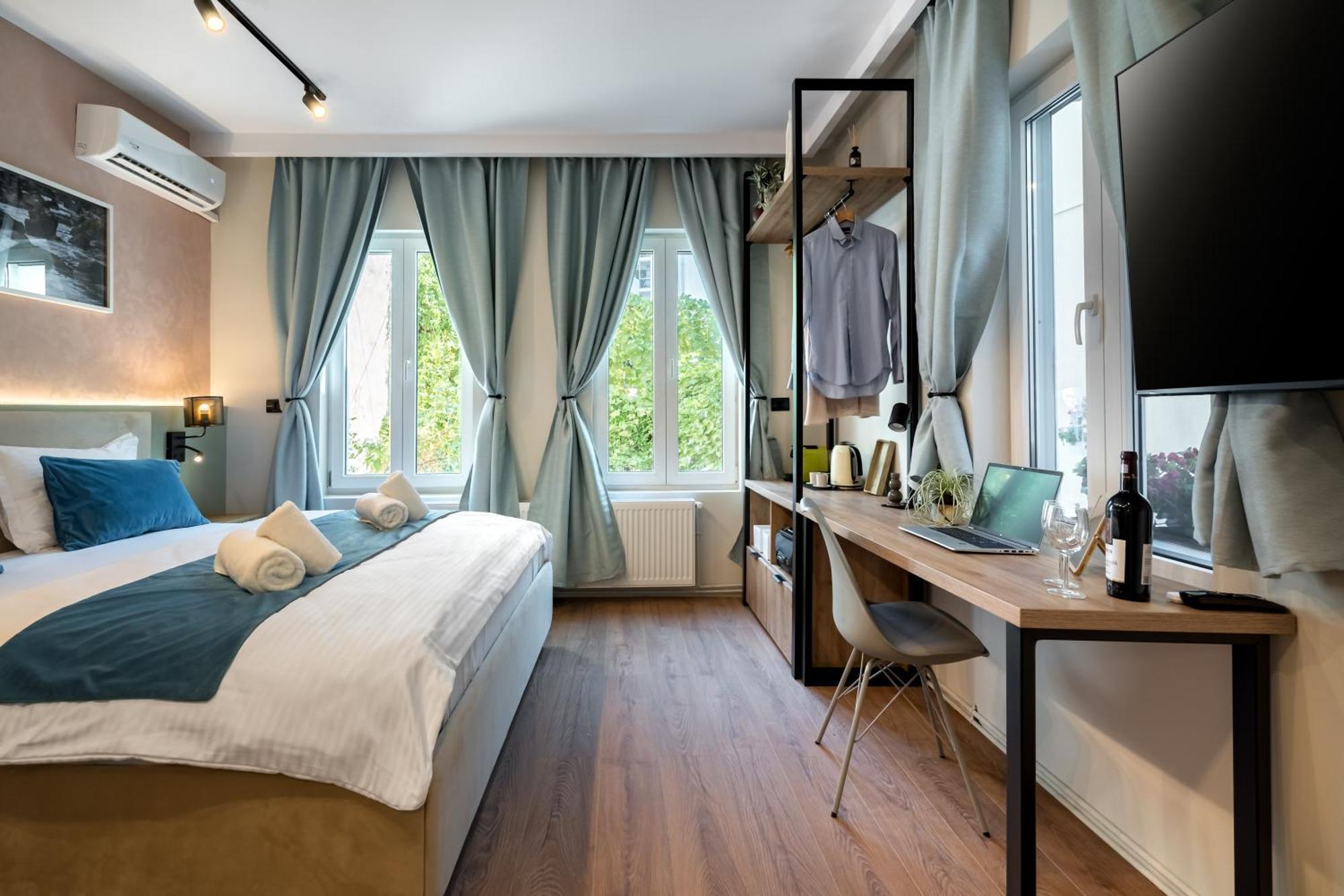Aparthotel Luxury *