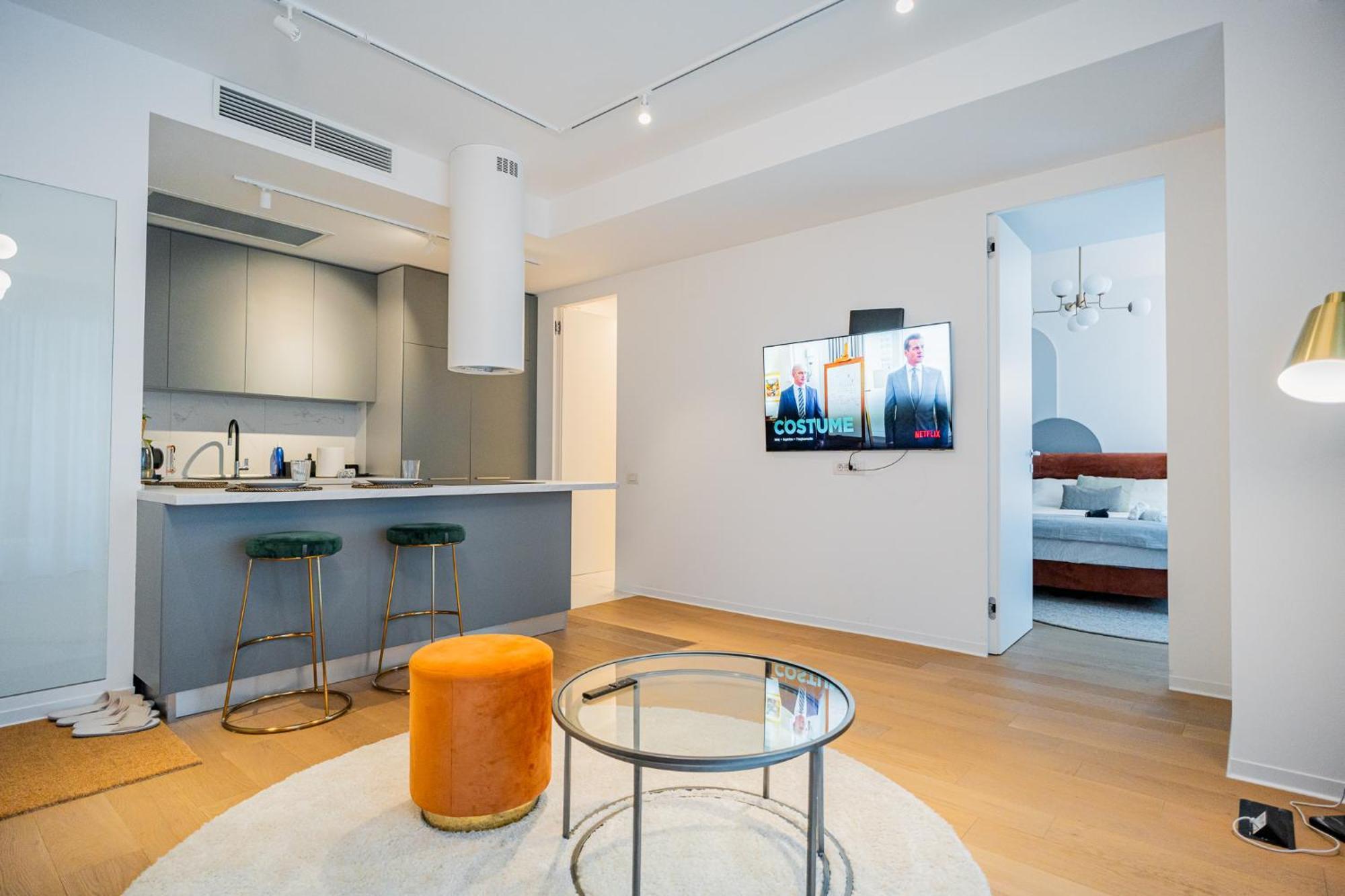 One Mircea Eliade - Luxurious With Panoramic And Park View