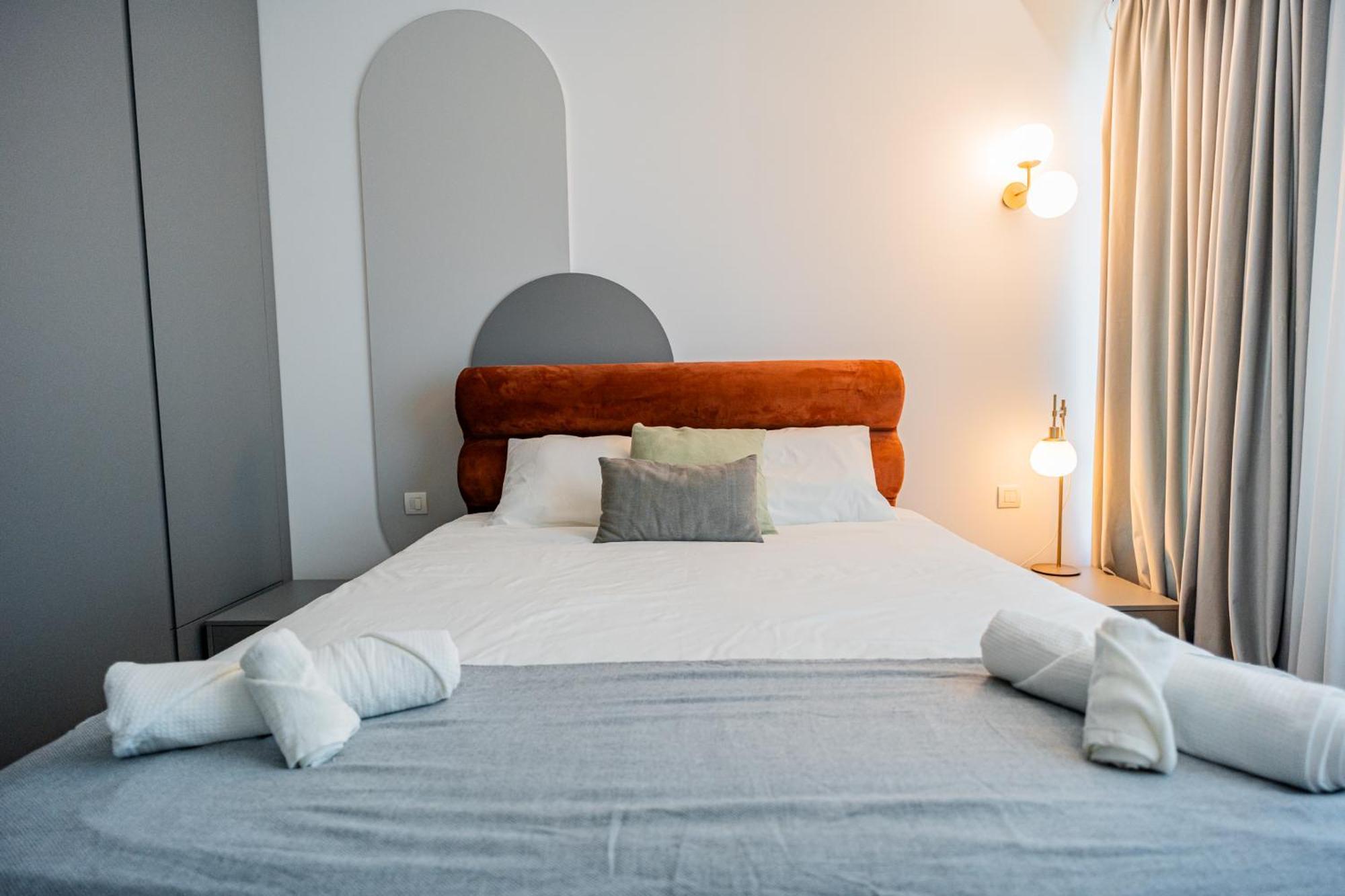 Apartment One Mircea Eliade - Luxurious With Panoramic And Park View