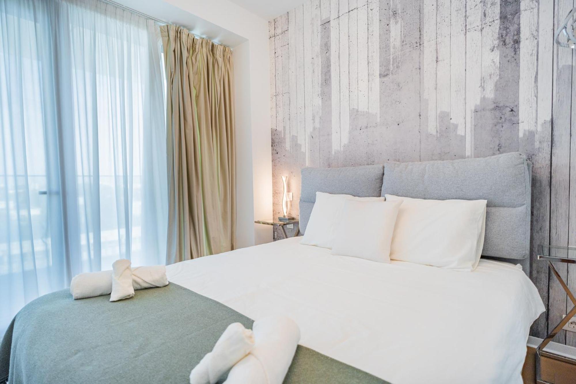 One Mircea Eliade - Luxurious With Panoramic And Park View Bucharest