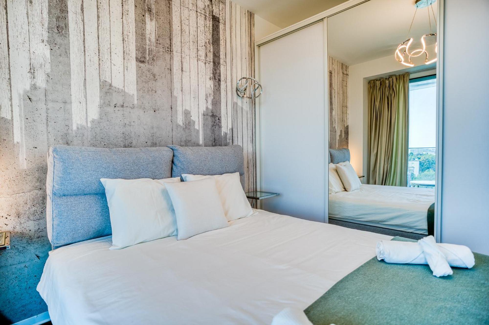 One Mircea Eliade - Luxurious With Panoramic And Park View Apartment