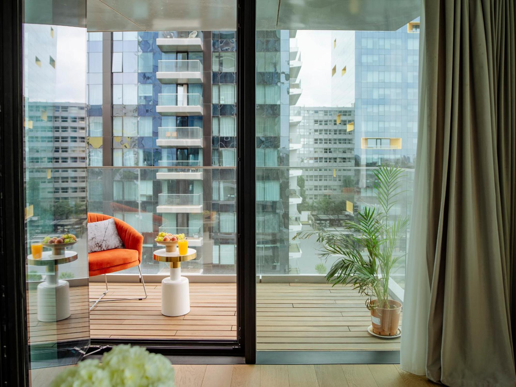 One Mircea Eliade - Luxurious With Panoramic And Park View Apartment Bucharest