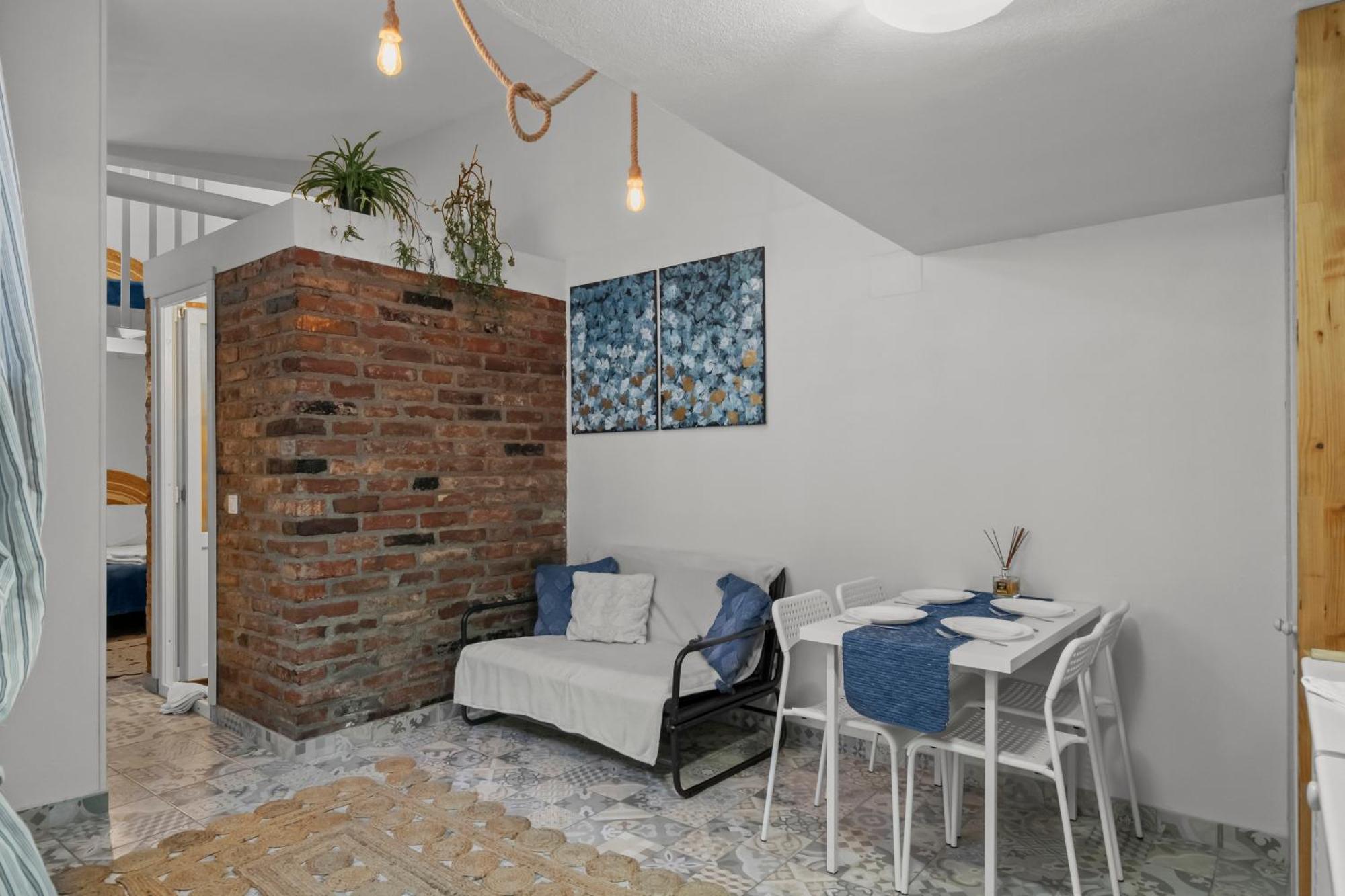 Vespasian 5 Apartment