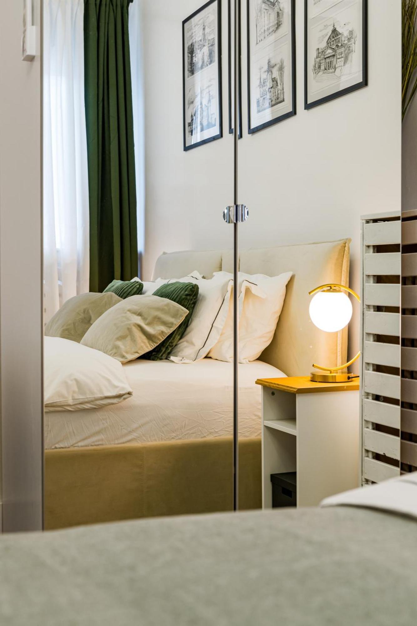 New High Ceilings - Cozy - Athenee Palace *