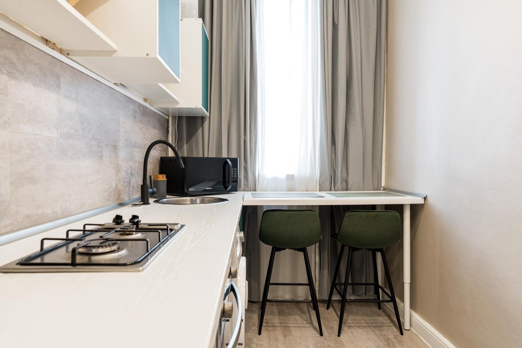 New High Ceilings - Cozy - Athenee Palace Apartment *