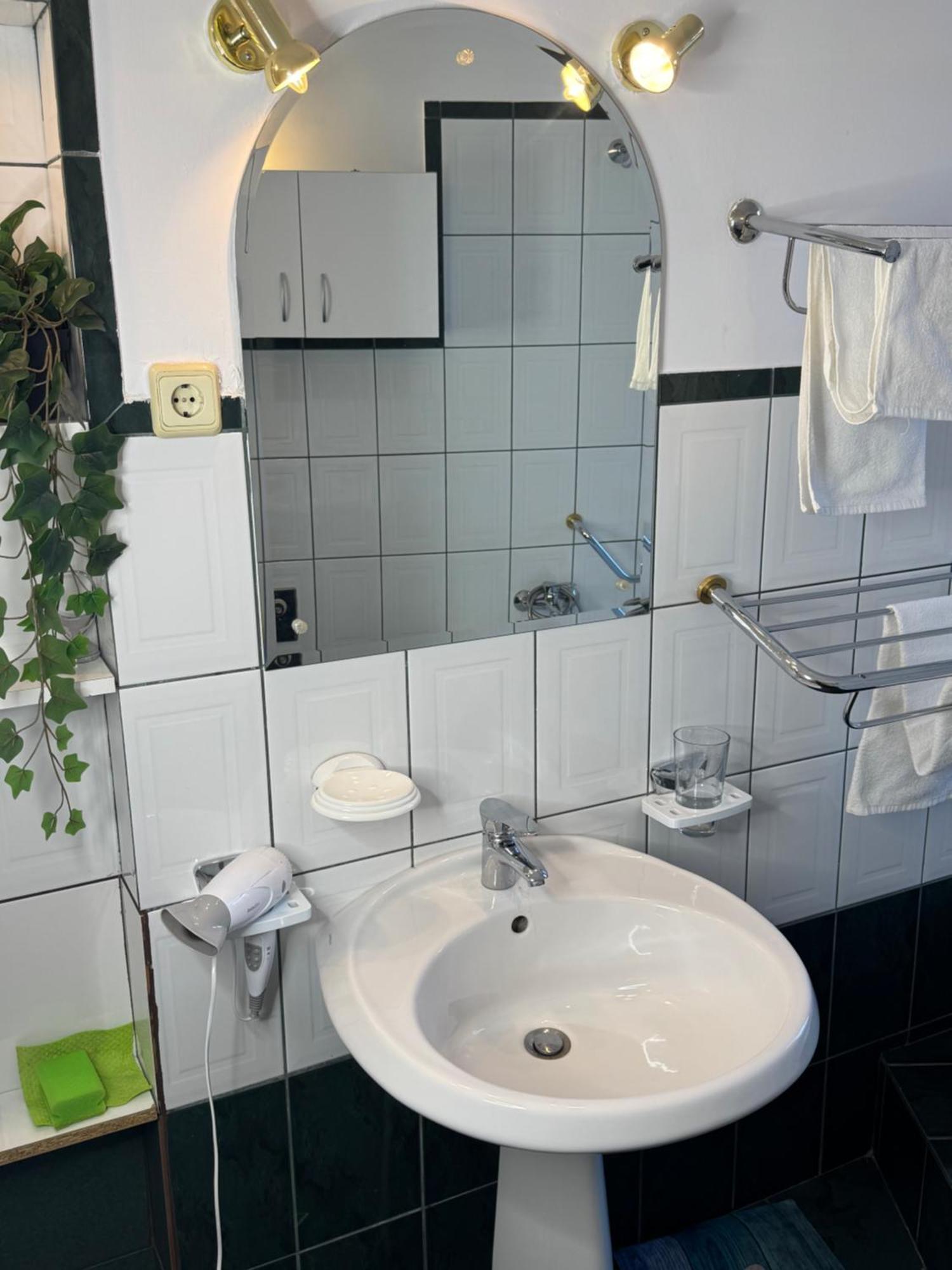 Apartment Romantic Bathtube Cismigiu Park 2 Bucharest