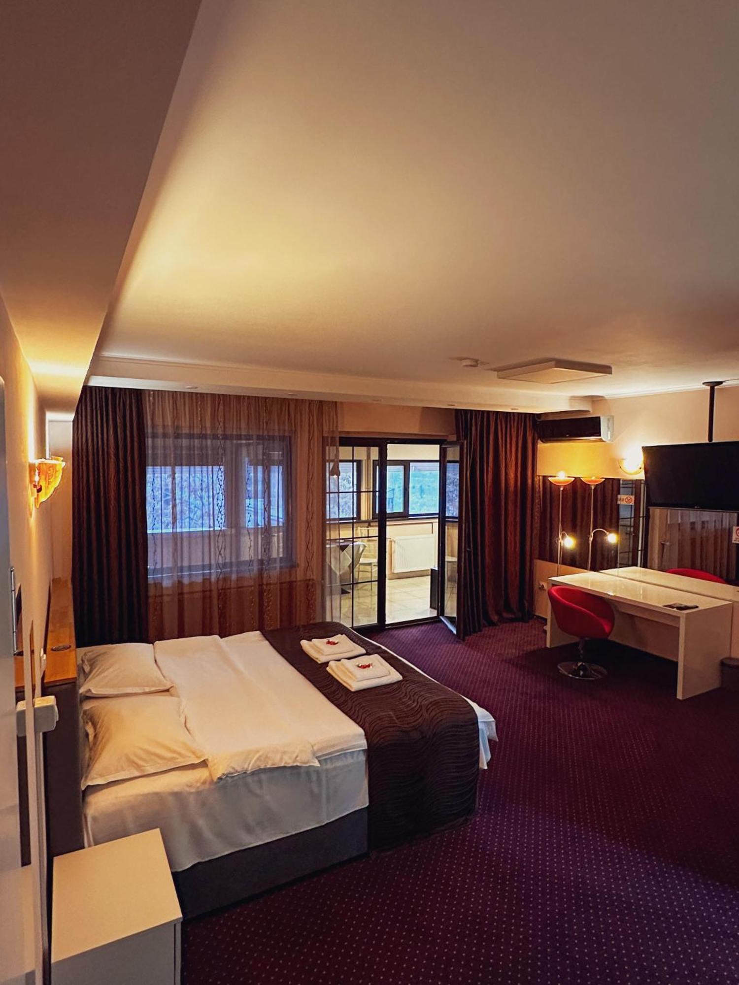 Francesca Aparthotel 2*