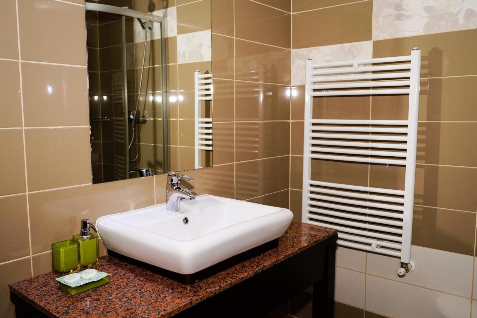 Criss 3* Bucharest