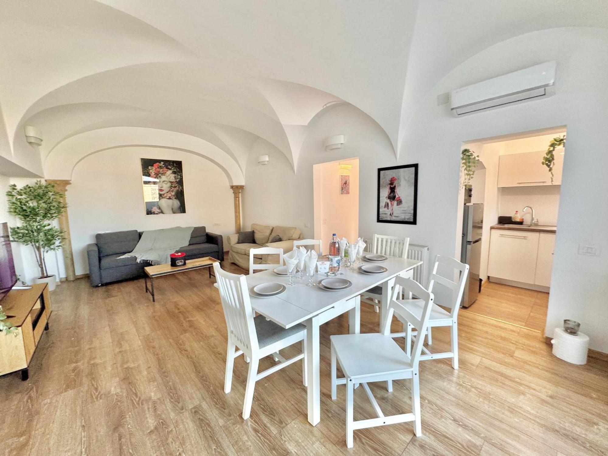 Victoriei Two Bedroom Apartament Bucureşti