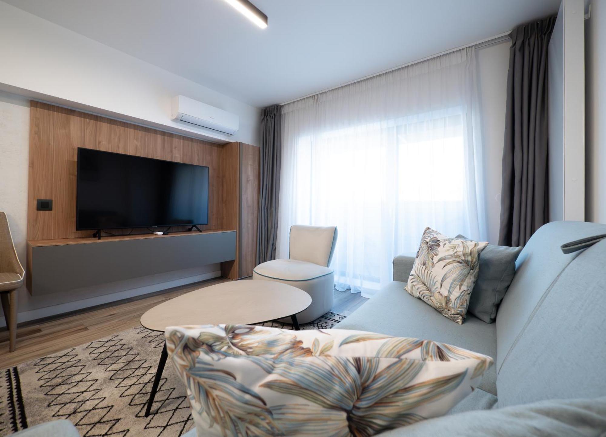 Novos Luxury Hotel *
