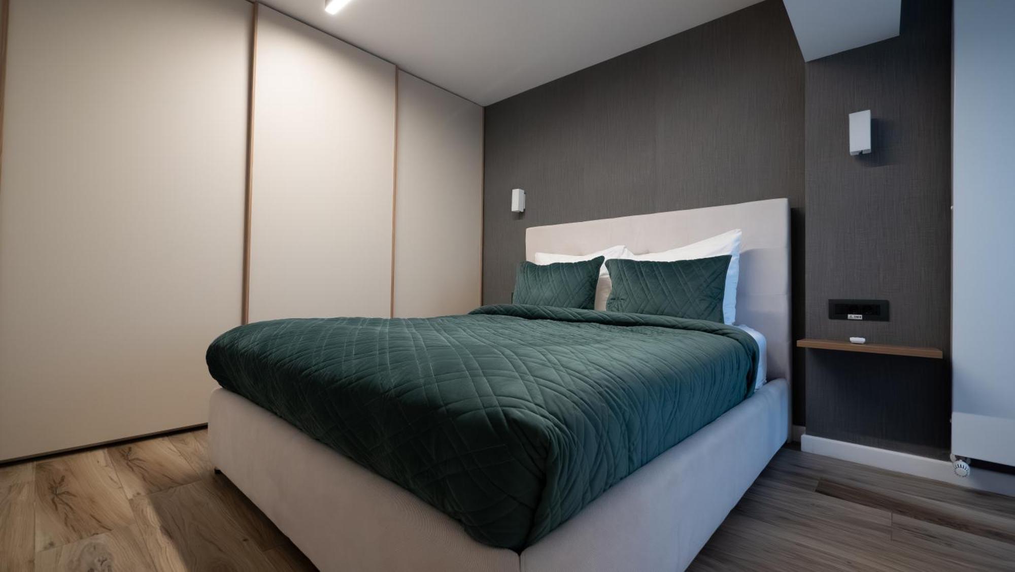 Novos Luxury Hotel *