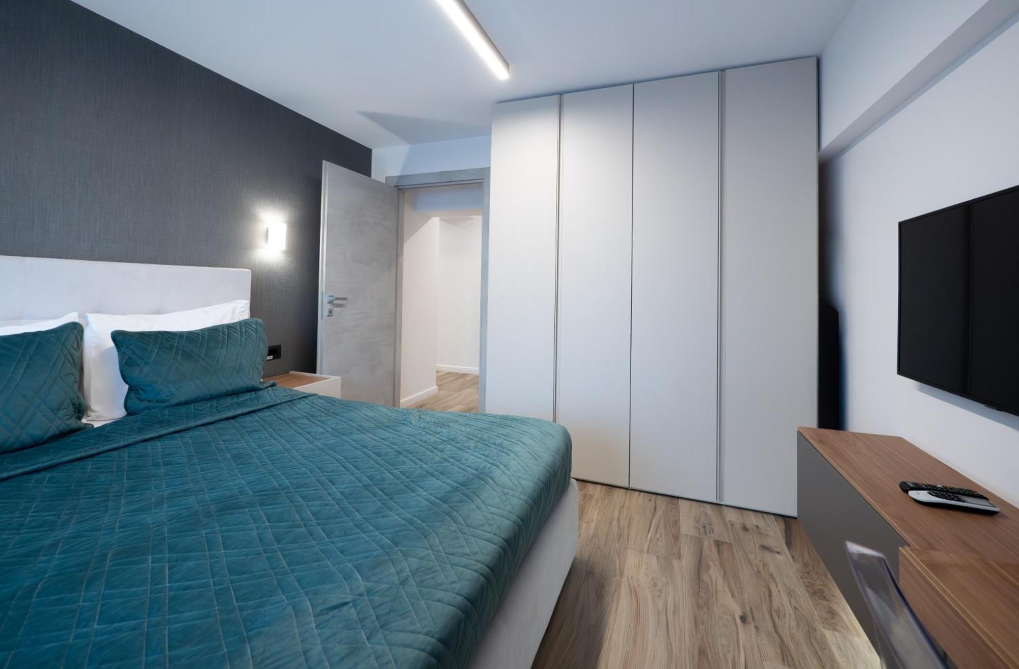 Novos Luxury Hotel *