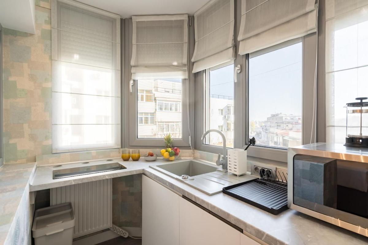 Cosy Center Near Piata Romana Apartment