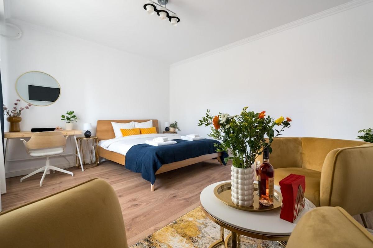 G24 - Luxurious & Cozy Inspired By Freedom * Bucureşti