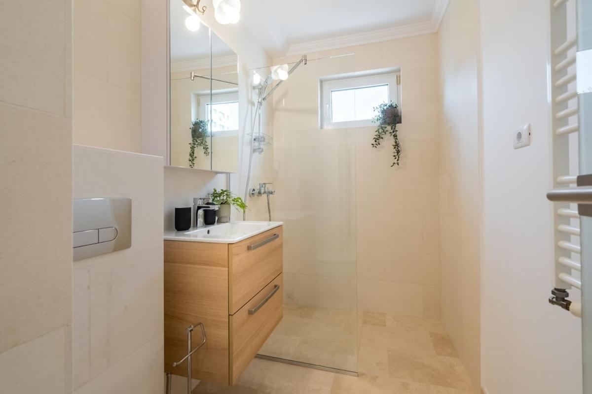 Apartament G24 - Luxurious & Cozy Inspired By Freedom