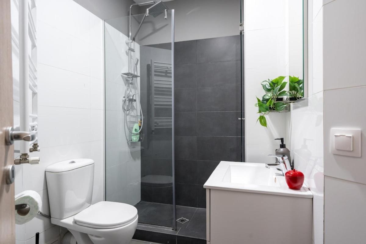 Superb 2br Flat - Amzei Square Apartment *