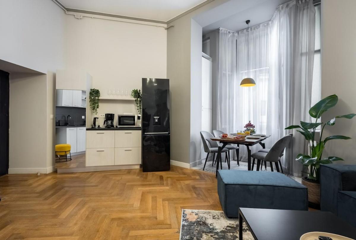 Superb 2br Flat - Amzei Square Bucharest