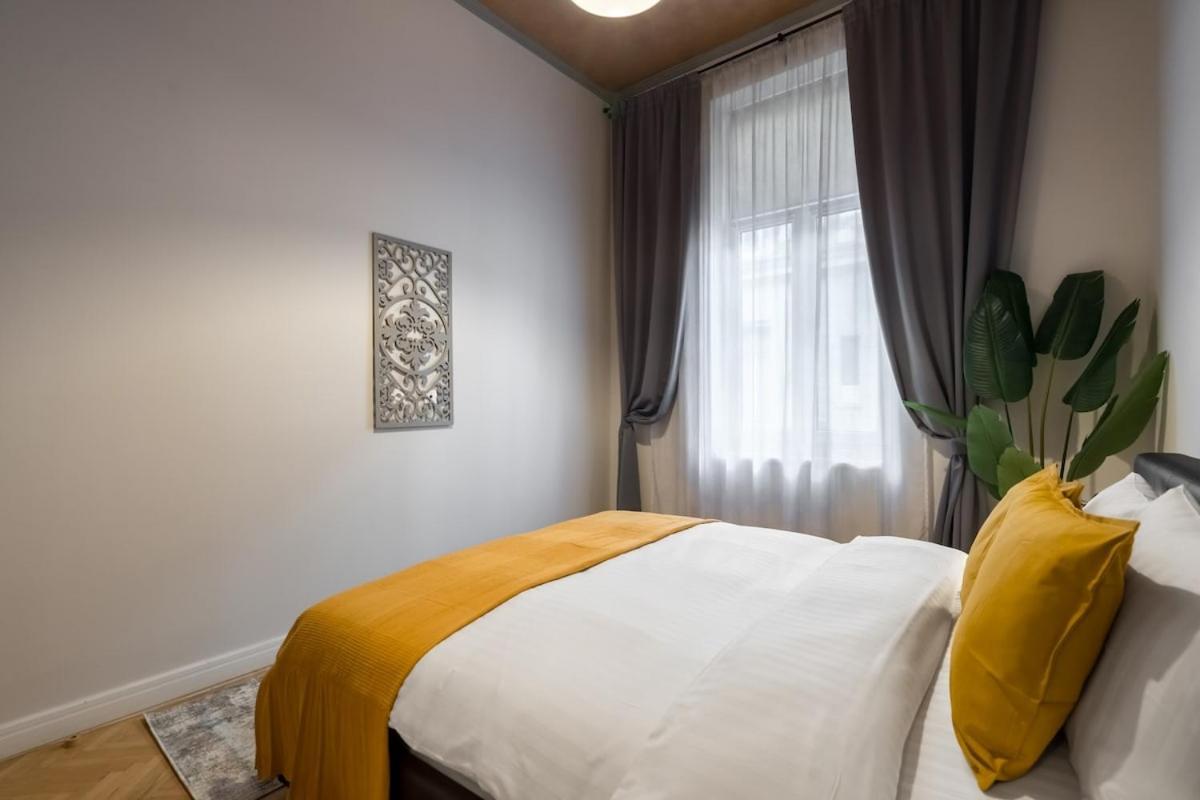 Superb 2br Flat - Amzei Square Bucharest