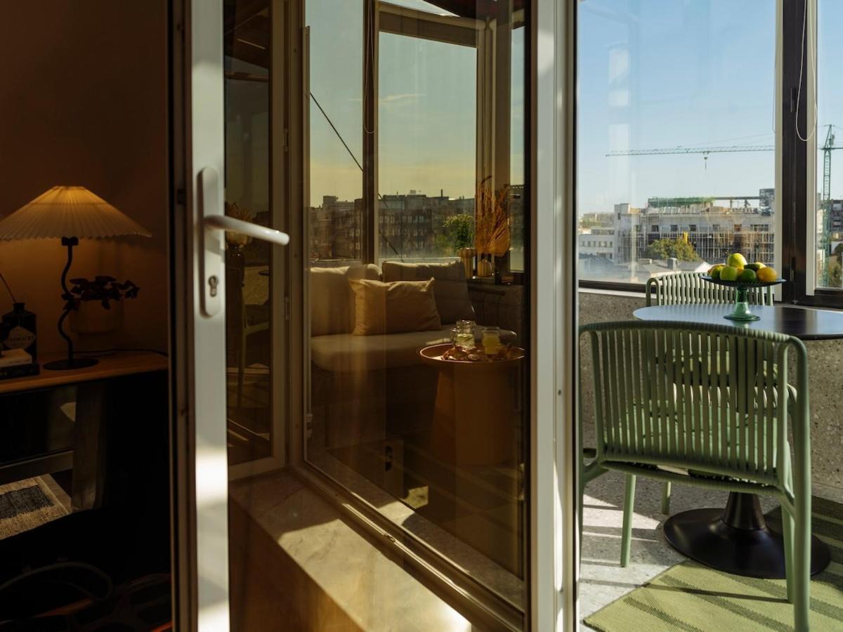 Apartment Closer To The Sun - Warm