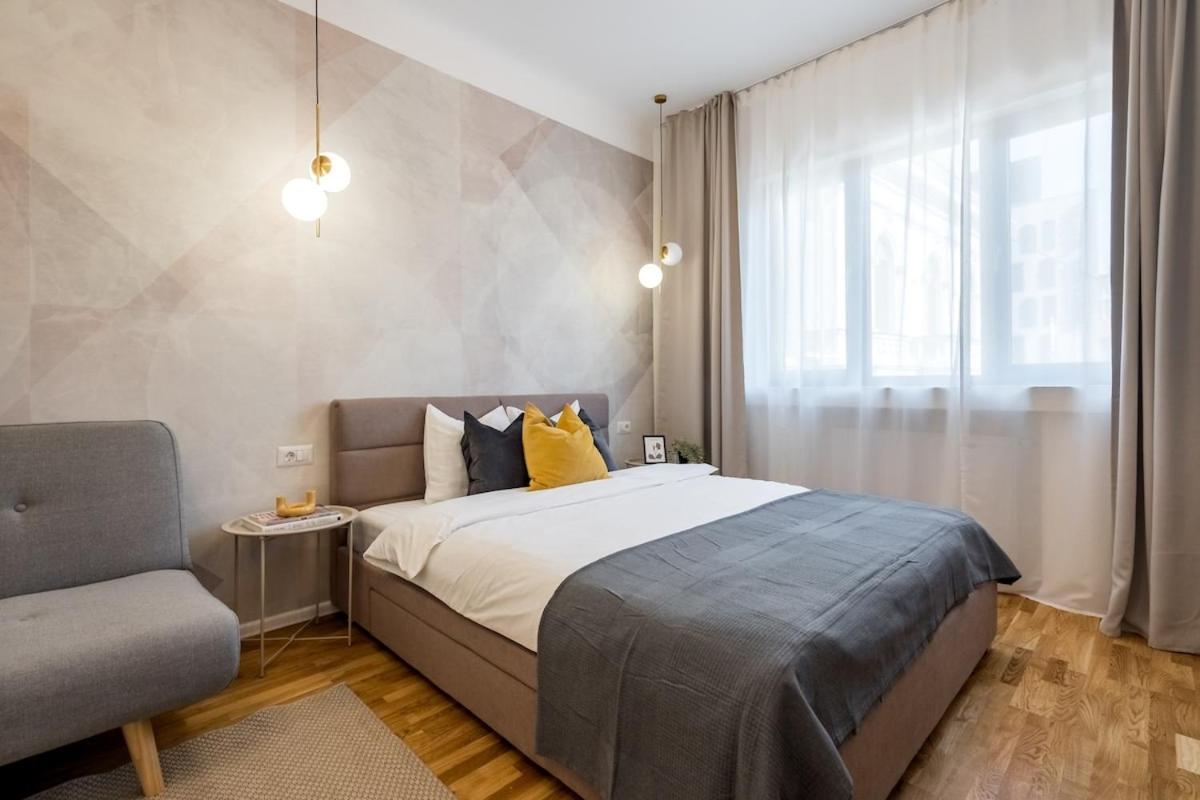 Breathtaking Spacious 2br - Center Apartment *