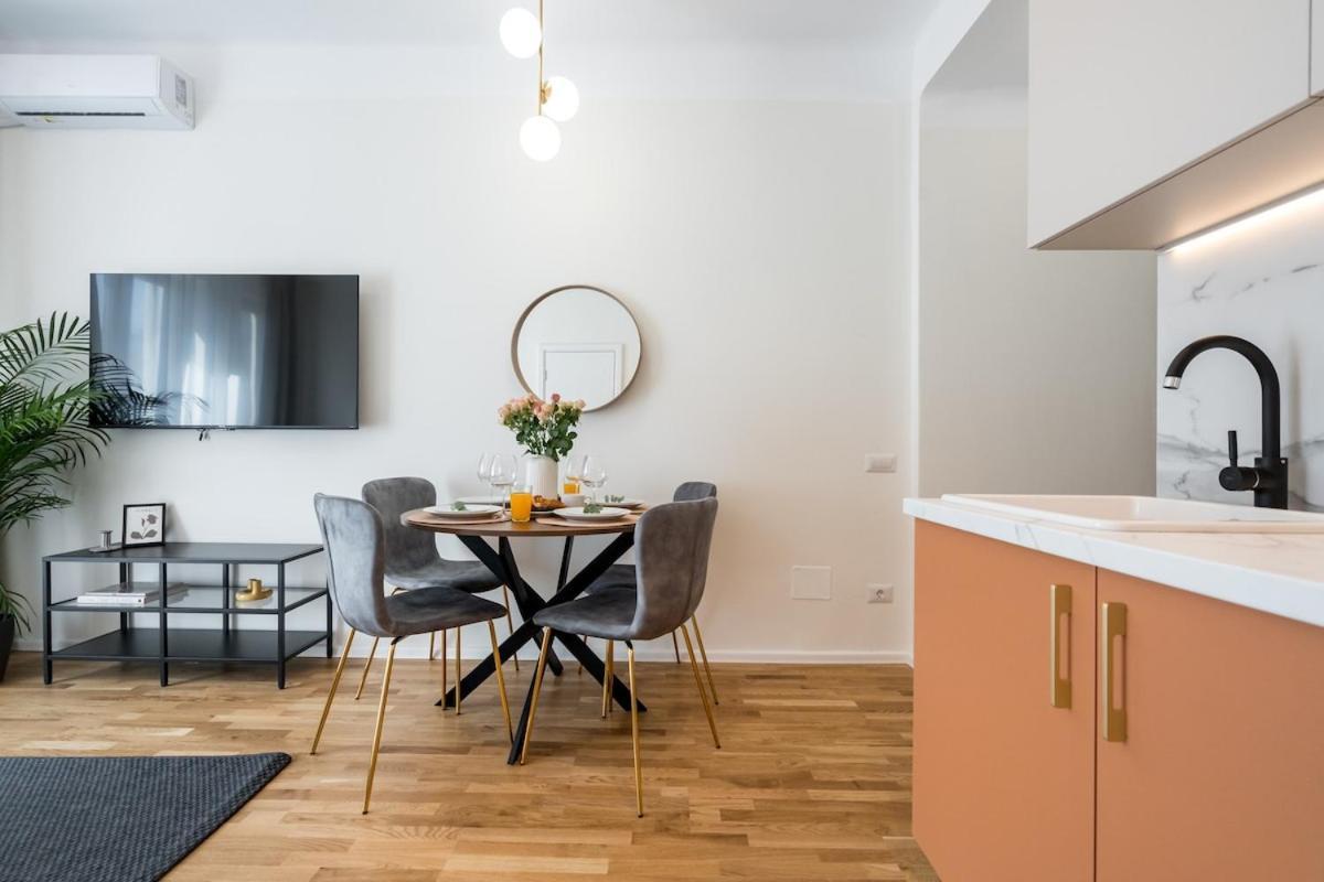 Breathtaking Spacious 2br - Center