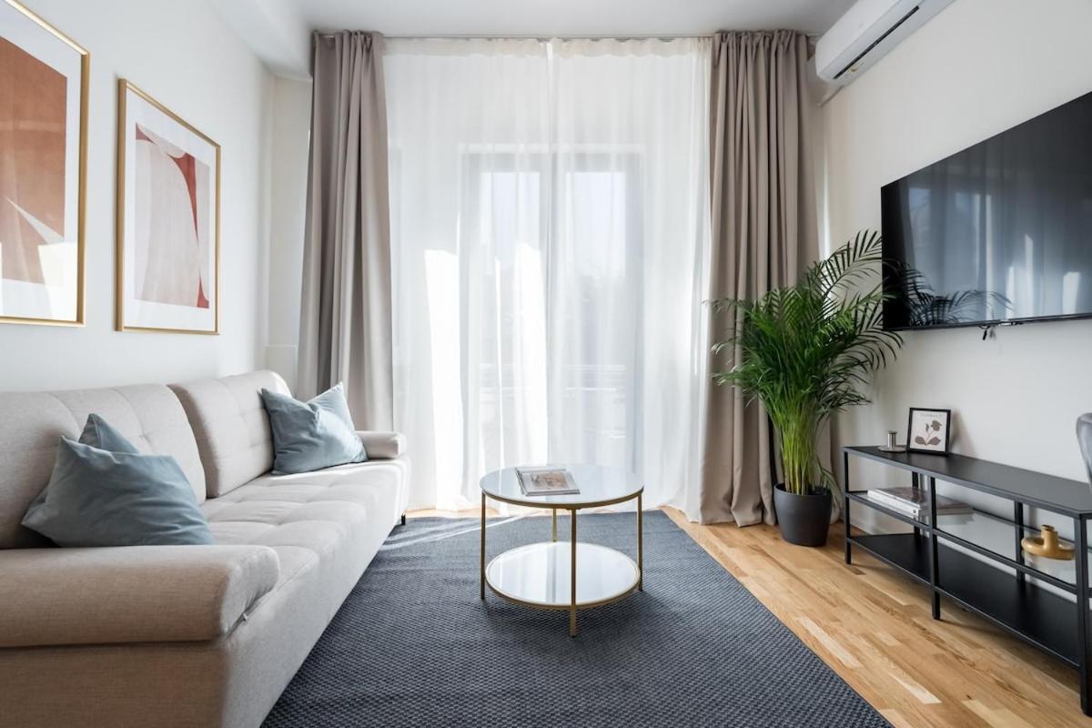 Apartment Breathtaking Spacious 2br - Center