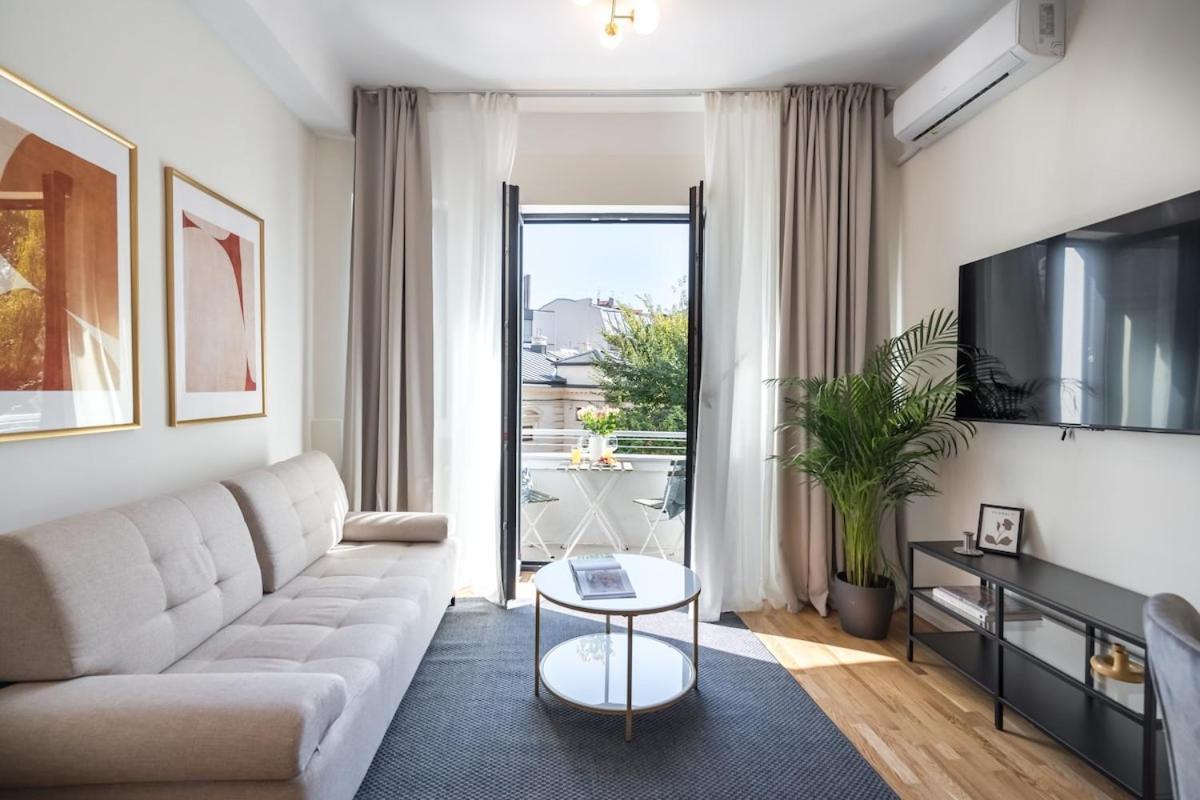 Breathtaking Spacious 2br - Center