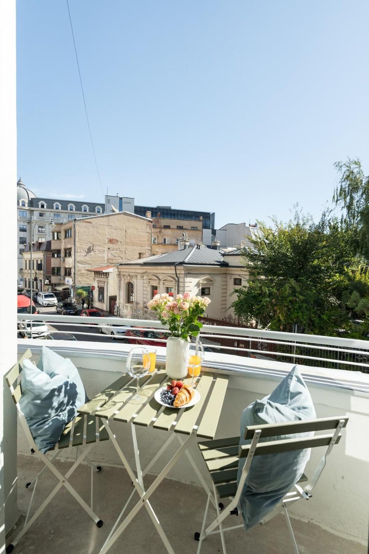 Breathtaking Spacious 2br - Center Apartment Bucharest