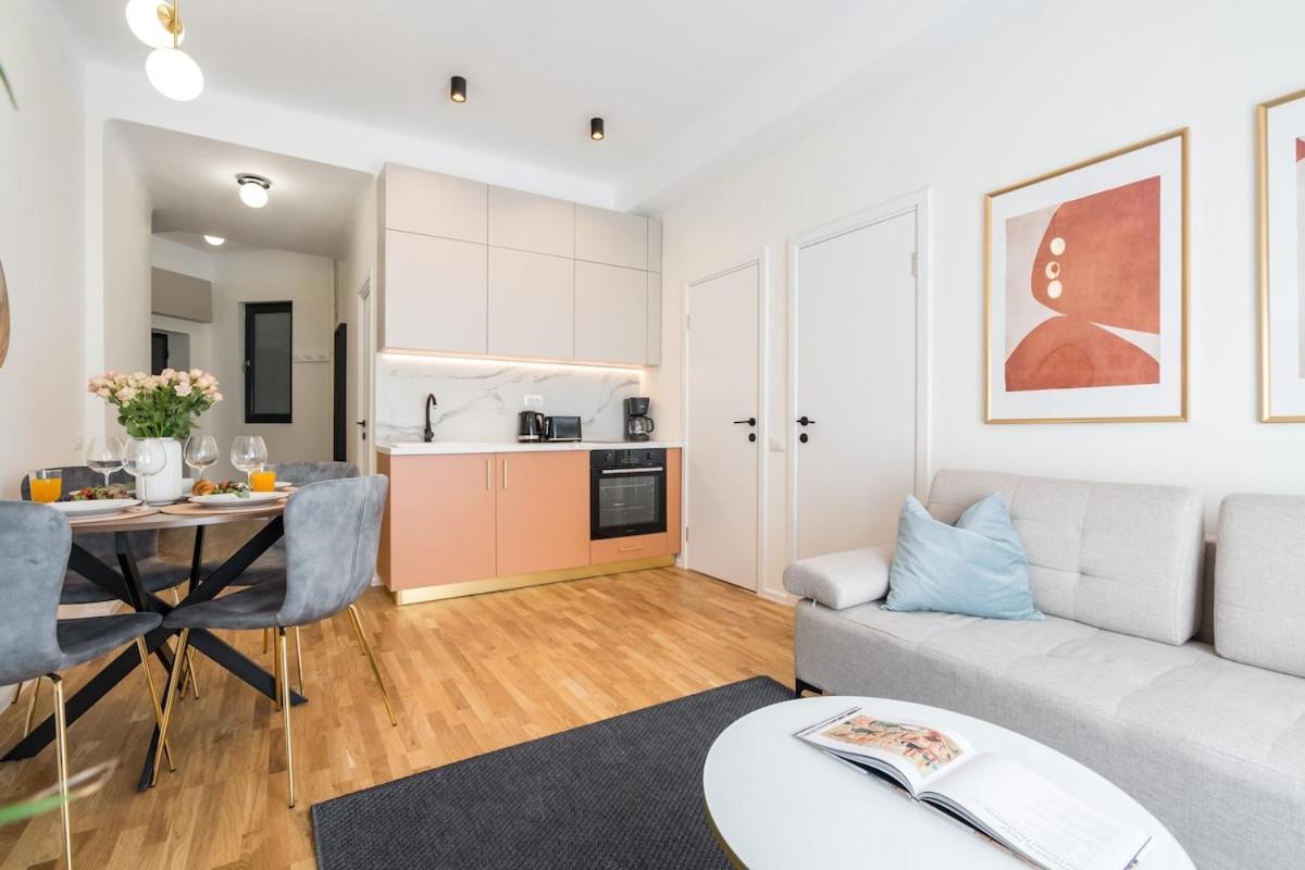 Breathtaking Spacious 2br - Center *