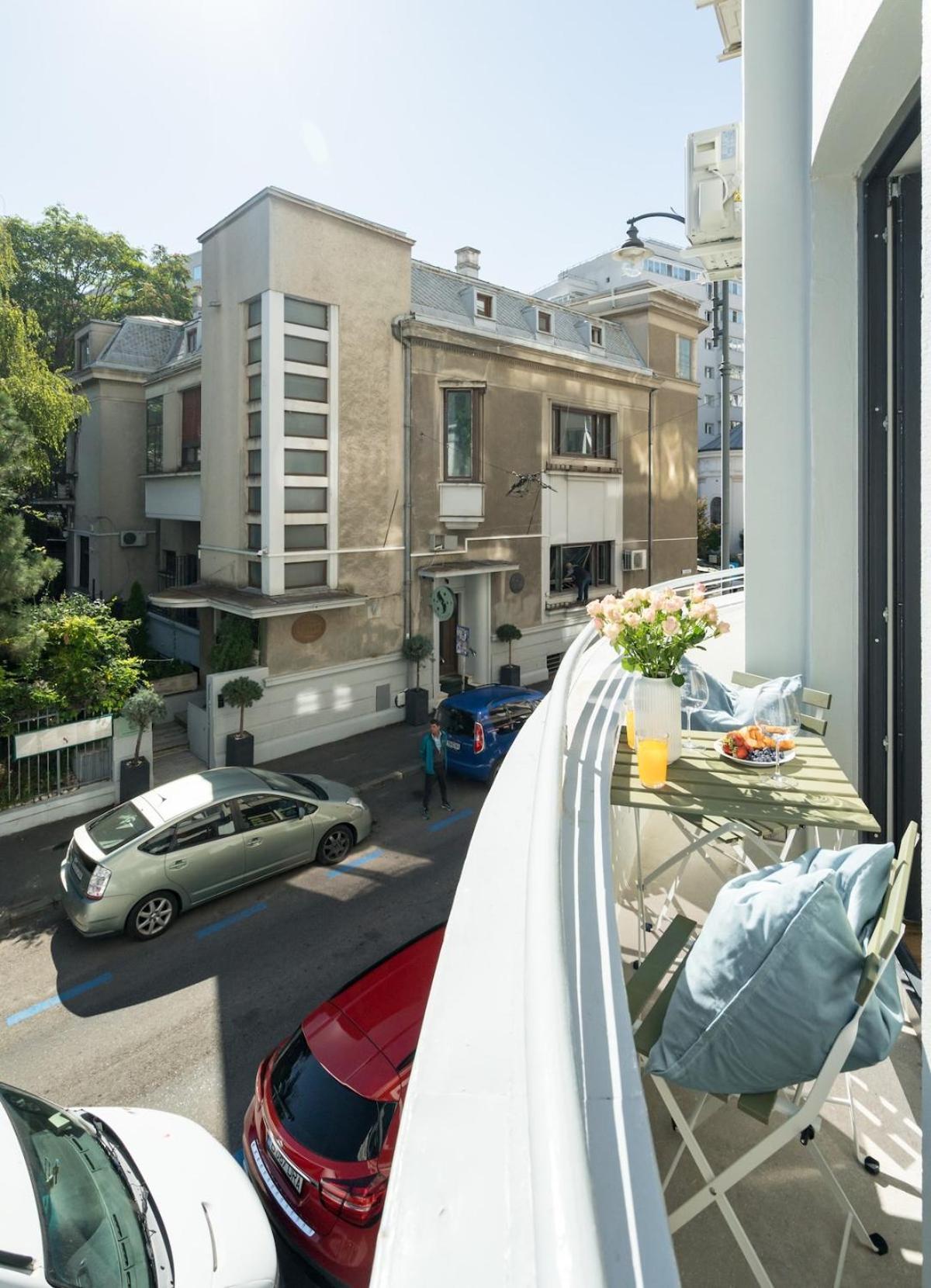Breathtaking Spacious 2br - Center Apartment Bucharest
