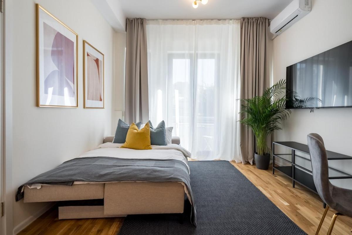 Apartment Breathtaking Spacious 2br - Center Bucharest