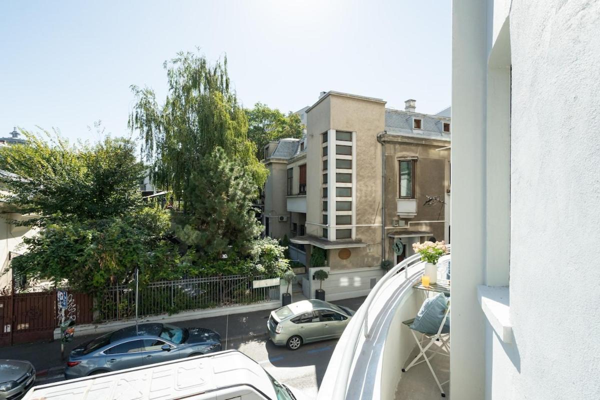 Apartment Breathtaking Spacious 2br - Center Bucharest