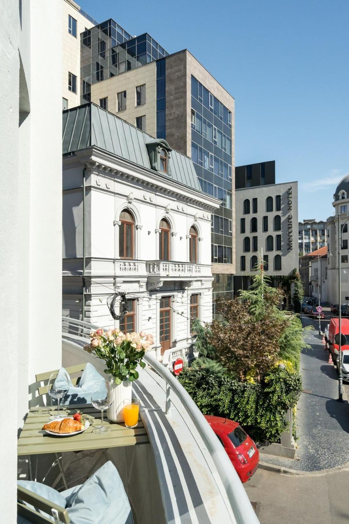 Apartment Breathtaking Spacious 2br - Center Bucharest