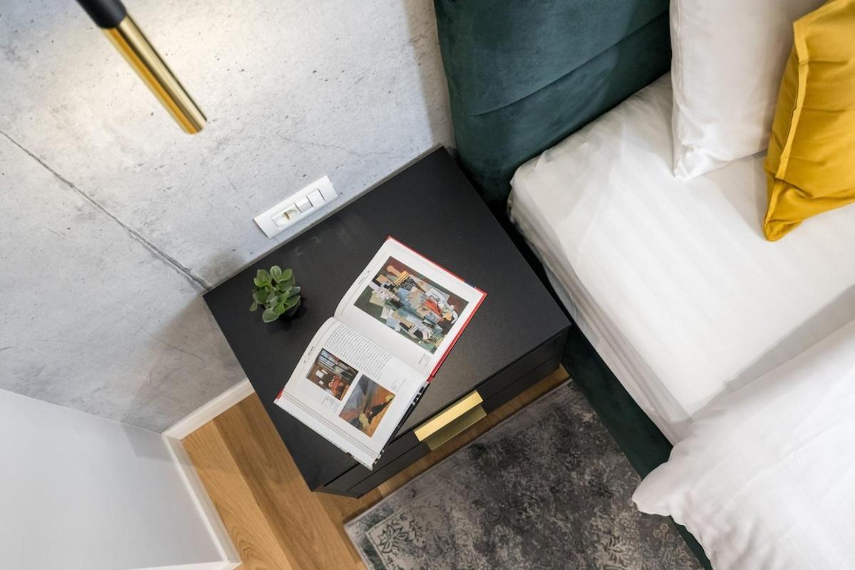 Sunny 2br Large Midtown Flat - 3 Superb Balconies Apartamento Bucareste