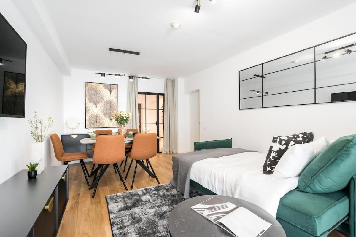 Sunny 2br Large Midtown Flat - 3 Superb Balconies Apartamento